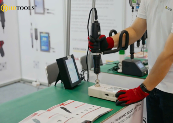 bắn vít tự động