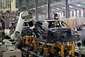 vai trò máy bắn vít trong lắp ráp ô tô điện tử